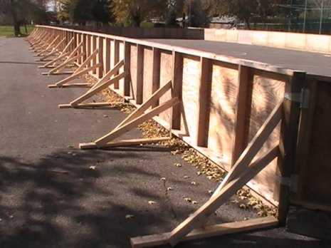 Example of rink boards and brackets for outdoor skating rink